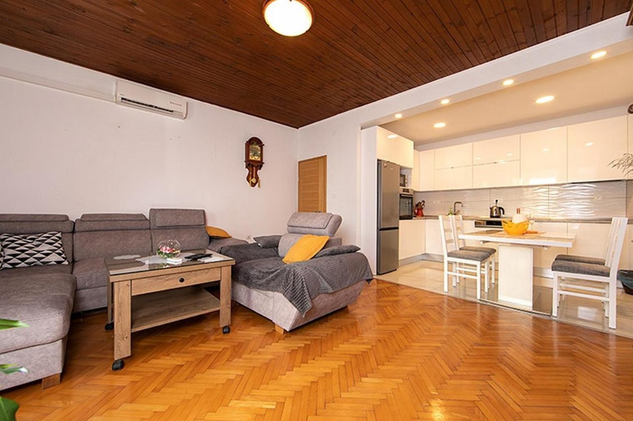 Apartment Tucepi 6695A Экстерьер фото