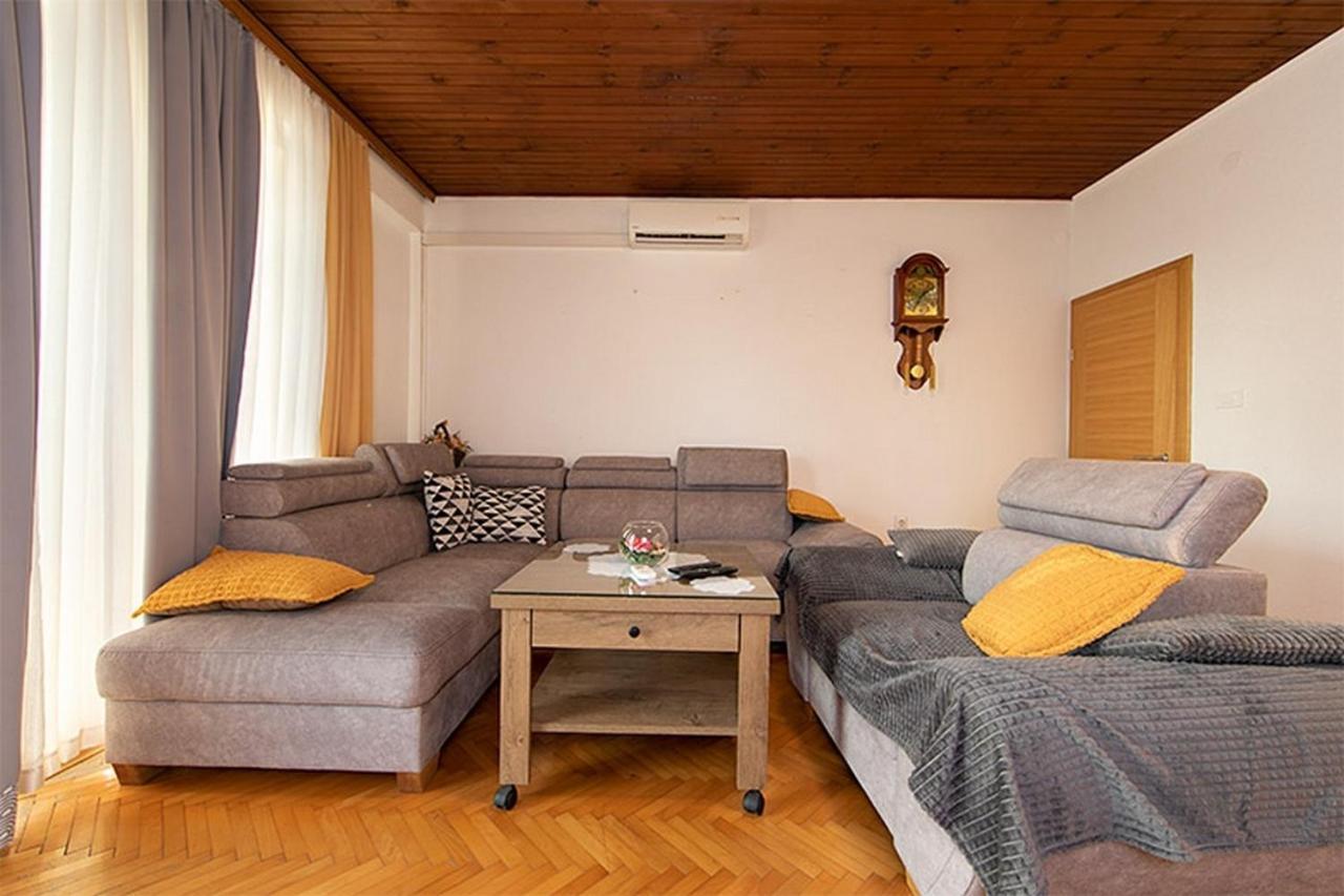 Apartment Tucepi 6695A Экстерьер фото